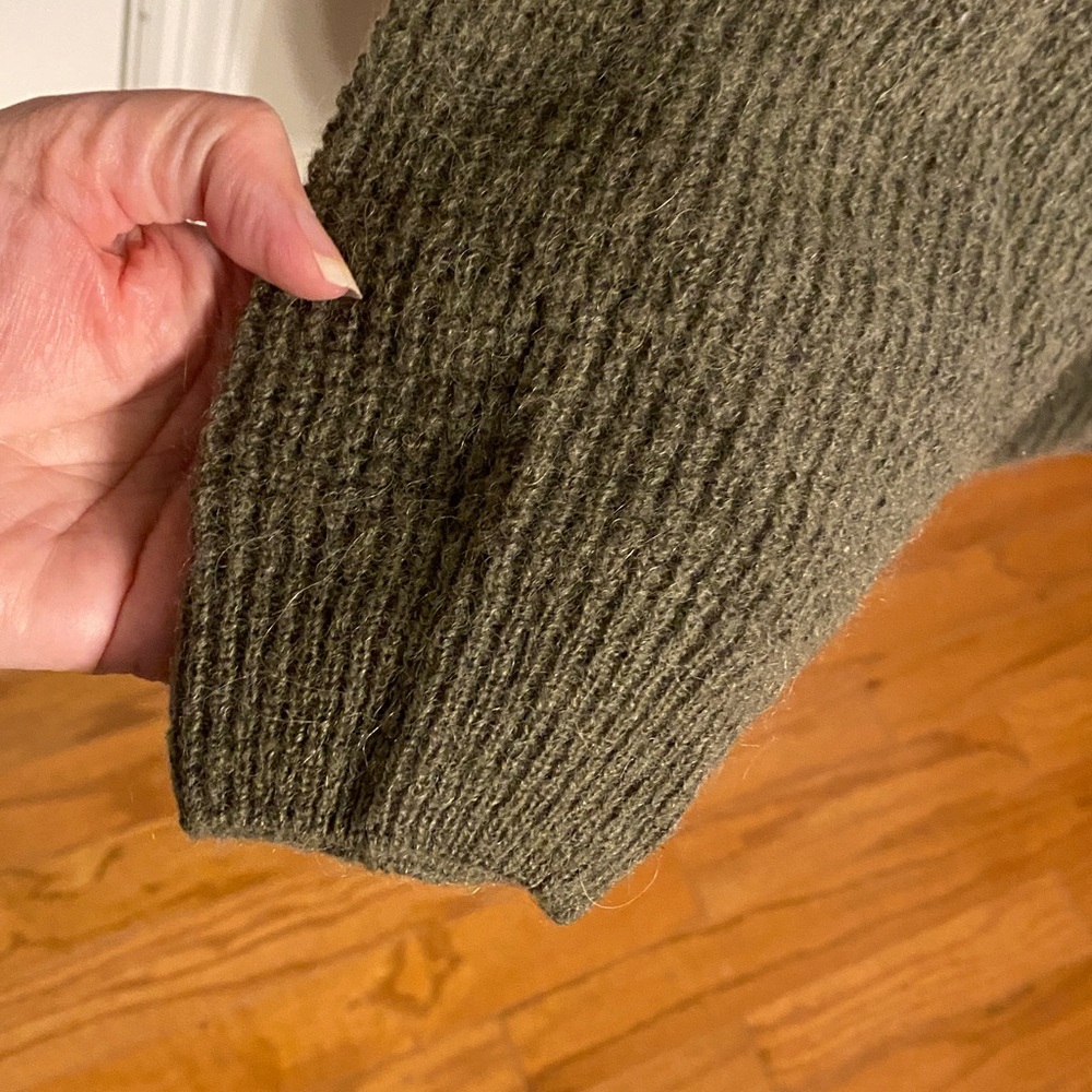 American Vintage Turtleneck - Picture 4 of 9